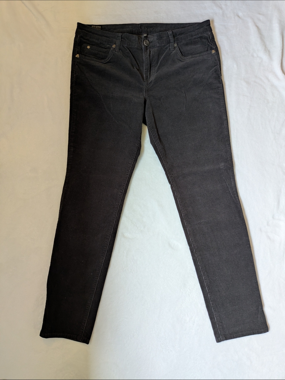Kut from the Kloth Skinny Jeans in Black Wash